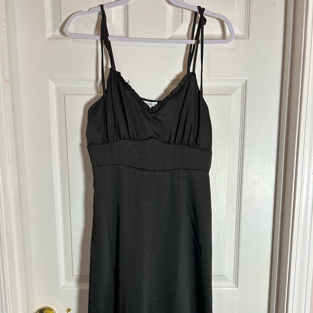 Nine West Black Sleeveless Dress Feels like Silk